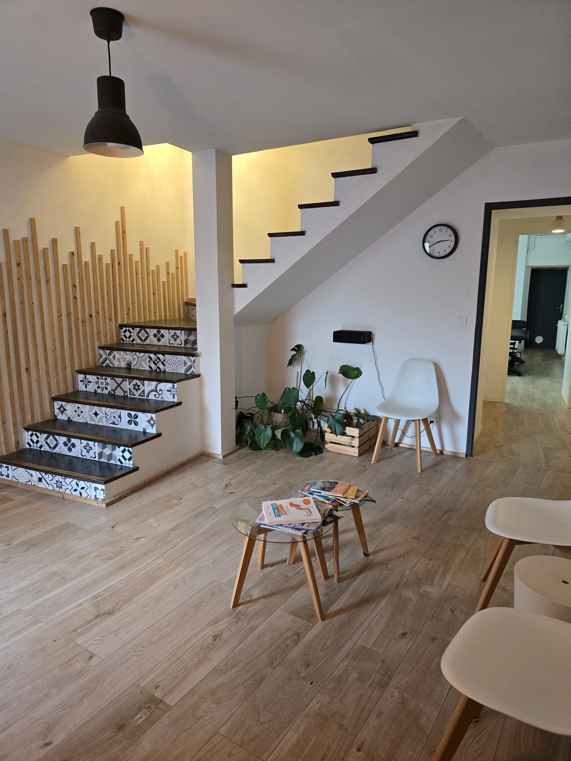 Salle d'attente du cabinet d'Ostéopathie Arthur CUMIN à Caderousse proche Orange